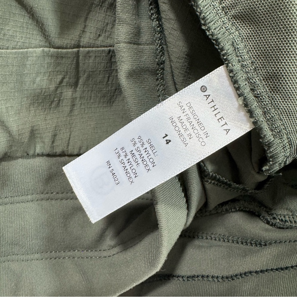 Athleta Trekkie North Jogger Pants Green Size 14 Hiking Outdoors - Picture 7 of 10